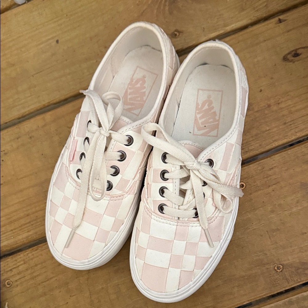 Vans Checkerboard Low Top Sneakers - Pale Pink & White